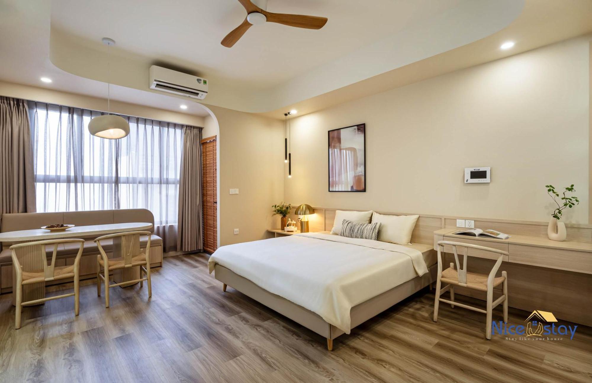 - Botanica Premier Apartment